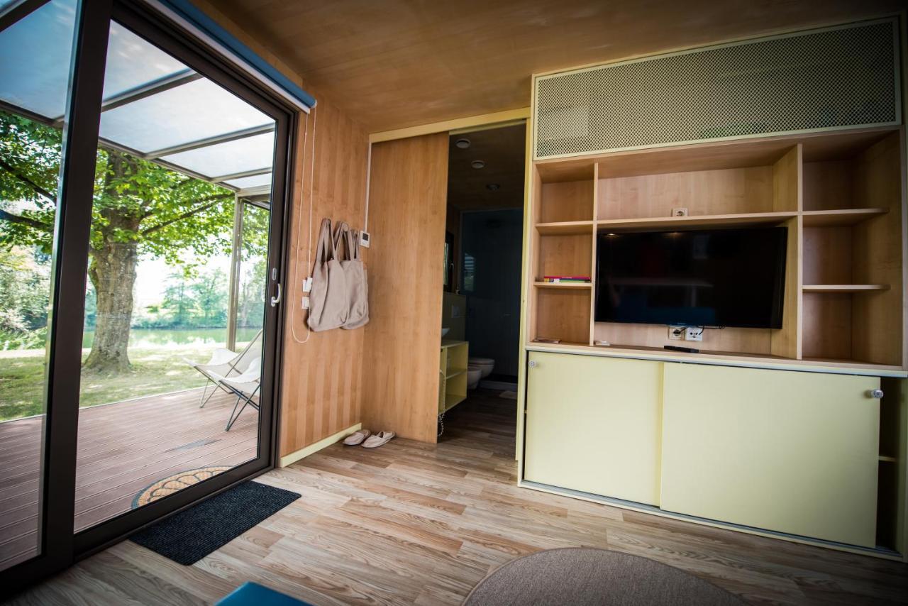 Big Berry Luxury Lifestyle Resort Metlika Buitenkant foto