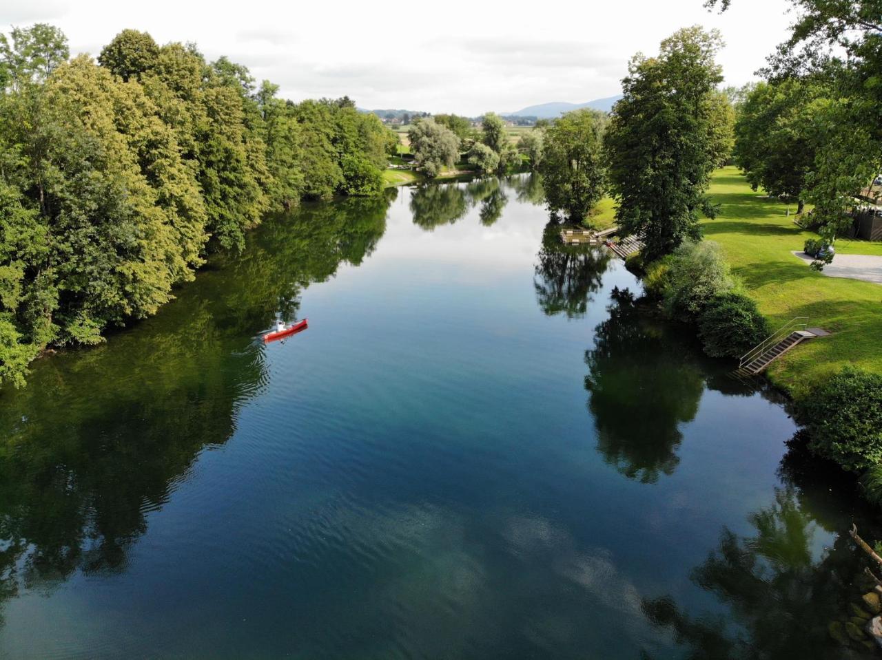 Big Berry Luxury Lifestyle Resort Metlika Buitenkant foto